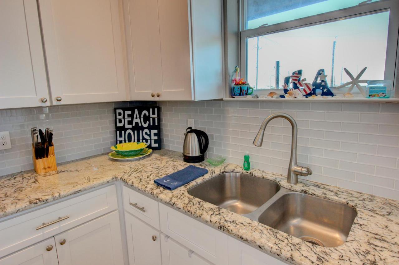 Yellow Beach Haven, Decks, Views, Mere Steps To Sand Galveston Luaran gambar