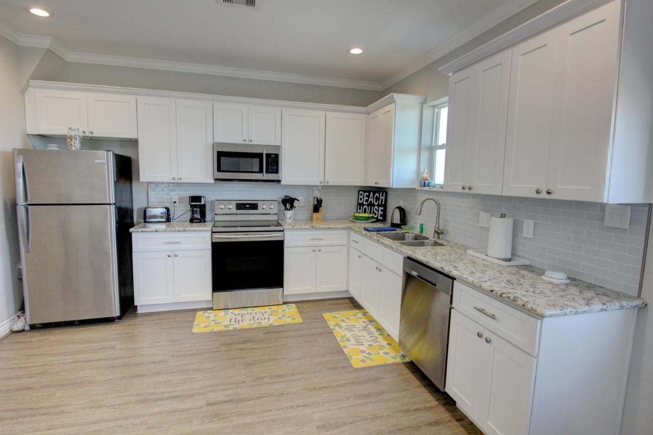 Yellow Beach Haven, Decks, Views, Mere Steps To Sand Galveston Luaran gambar