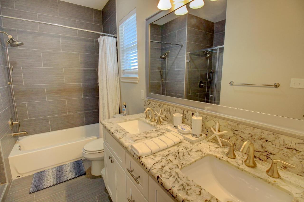 Yellow Beach Haven, Decks, Views, Mere Steps To Sand Galveston Luaran gambar