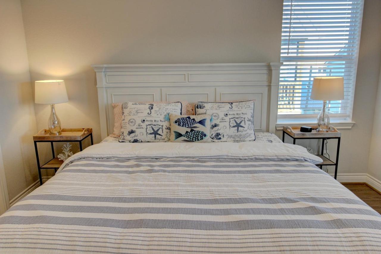 Yellow Beach Haven, Decks, Views, Mere Steps To Sand Galveston Luaran gambar
